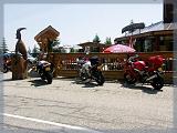 PICT2929 Les motos gardes par le chamois